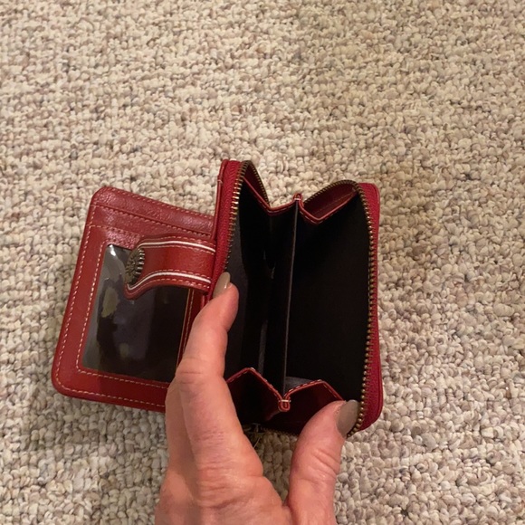 Red wallet - Picture 3 of 4